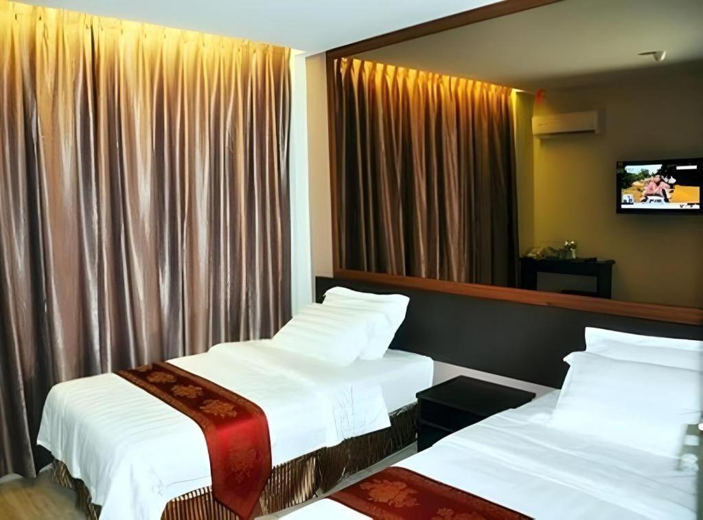 Goldenhill Hotel Kota Kinabalu Buitenkant foto